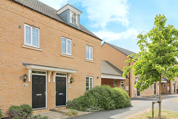 3 Bedroom Semi Detached House For Sale In Gumcester Way, Godmanchester, Huntingdon, PE29