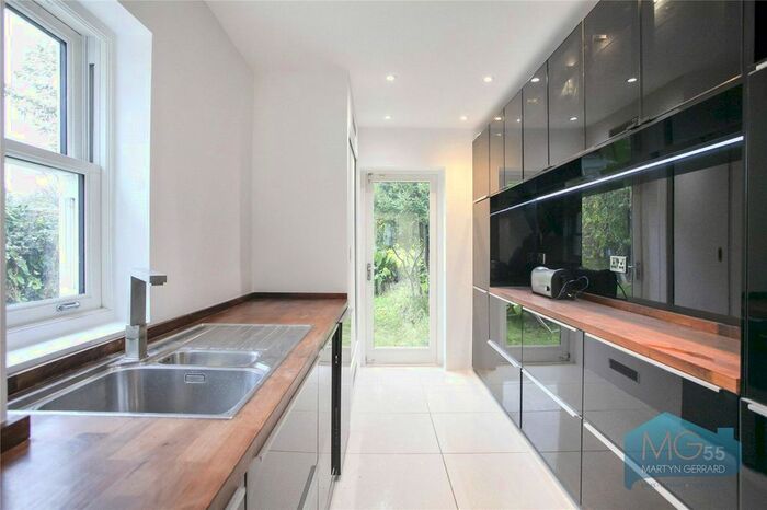 5 Bedroom Semi-Detached House To Rent In Station Road, Finchley, London, N3