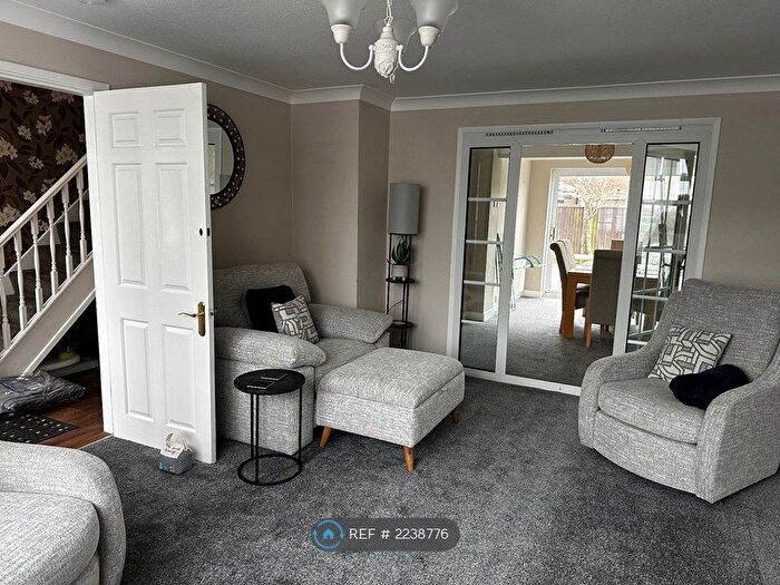 3 Bedroom Semi-Detached House To Rent In Bolingbroke Road, Cleethorpes, DN35