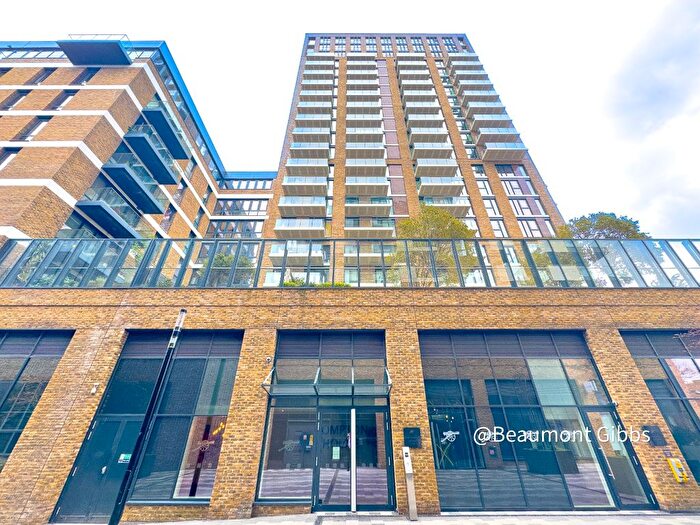 2 Bedroom Flat To Rent In Victory Parade, Woolwich, London, SE18