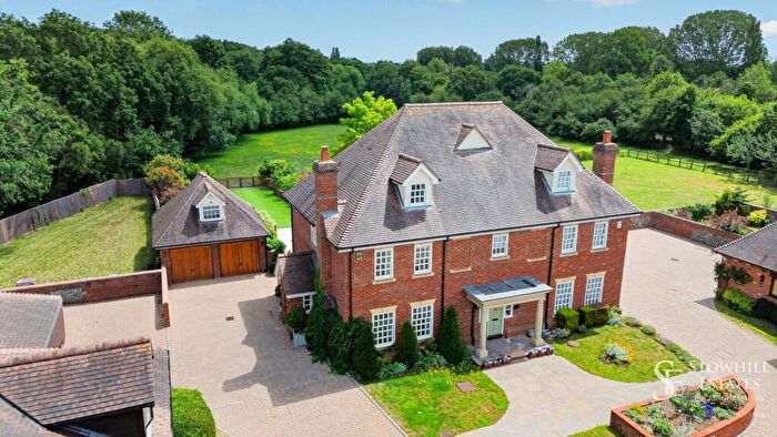 4 Bedroom House For Sale In Buckland Gate, Wexham, SL3