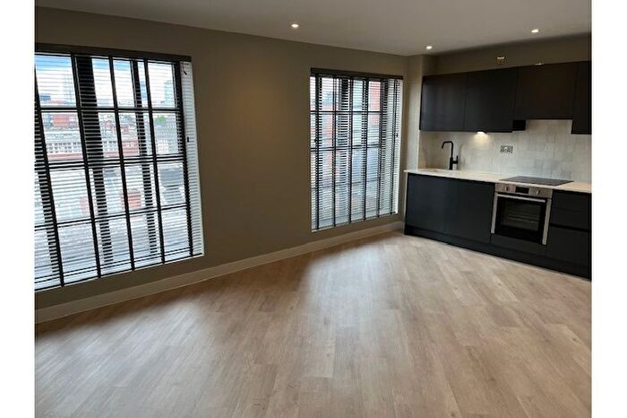 2 Bedroom Flat To Rent In Alcester Street, City Centre, Birmingham, B12