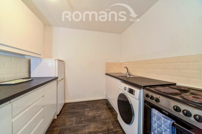 2 Bedroom Apartment To Rent In Bridge Avenue, SL6