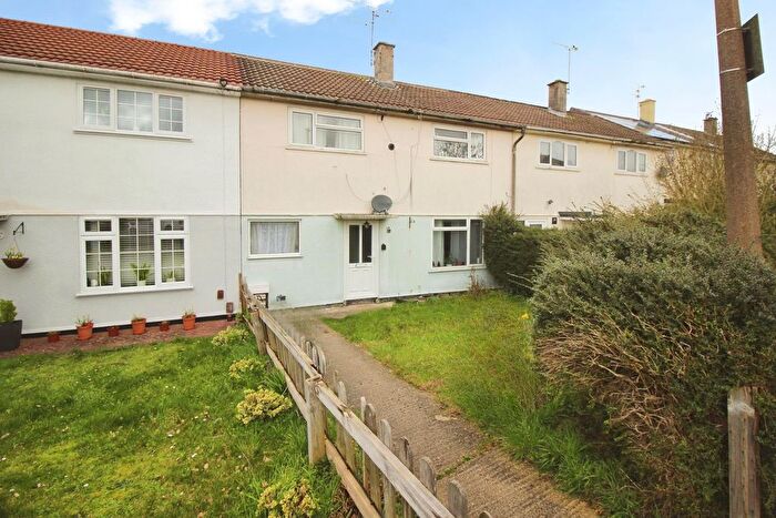 3 Bedroom Terraced House To Rent In Odstock Road, Swindon, SN2