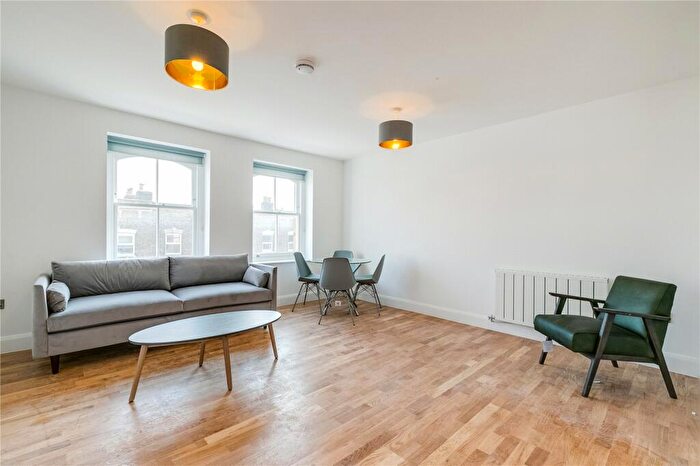 2 Bedroom Flat To Rent In Goulton Road, Hackney, E5