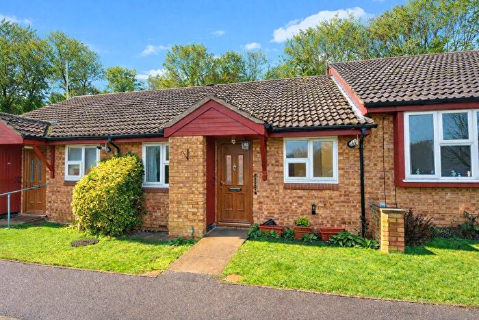 2 Bedroom Bungalow For Sale In Braziers Field, Hertford, SG13