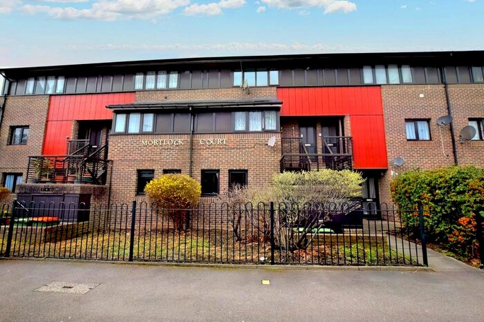 1 Bedroom Maisonette To Rent In Mortlock Court, Manor Park, E12