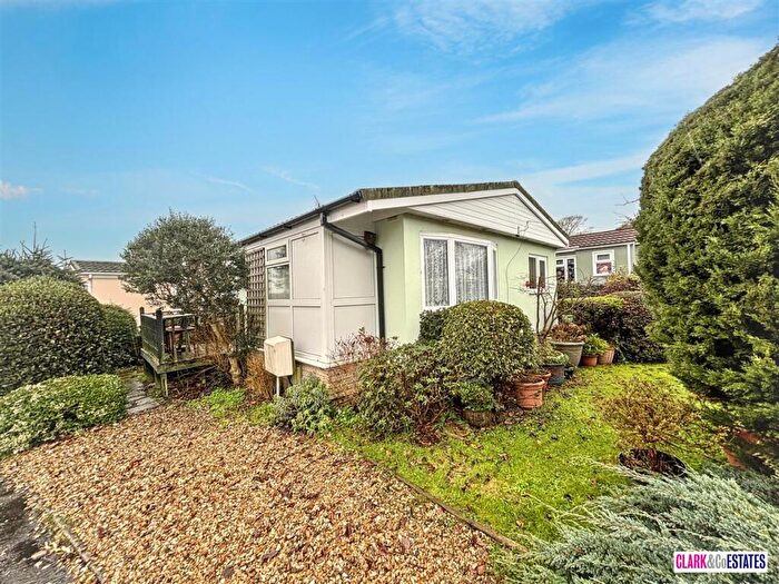 1 Bedroom Park Home For Sale In Second Avenue, Newport Park, Exeter, EX2