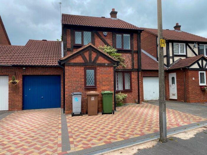 3 Bedroom Link Detached House To Rent In Tilesford Close, Monkspath, Solihull, B90