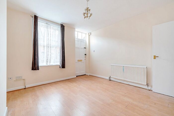 2 Bedroom Terraced House For Sale In Cumberland Road, Reading, Berkshire, RG1