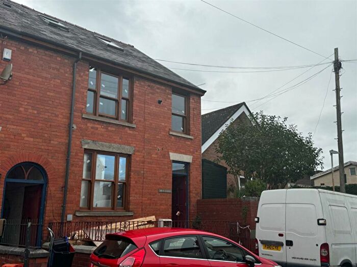 3 Bedroom Terraced House For Sale In Denbigh, LL16