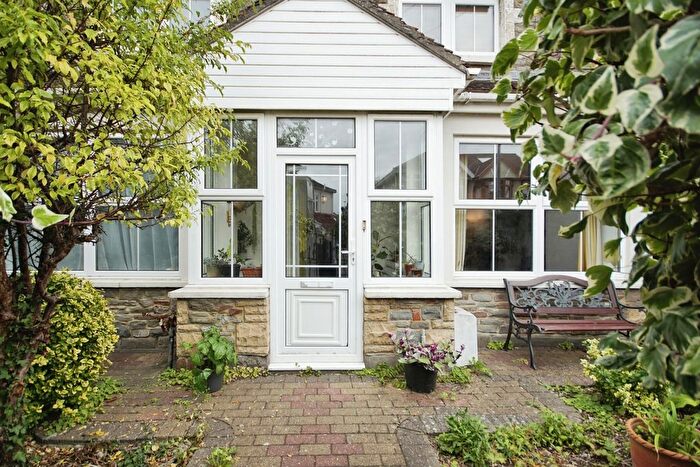 2 Bedroom Flat For Sale In North Devon Road, Fishponds, Bristol, BS16