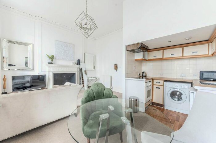 1 Bedroom Flat To Rent In Ovington Square, Knightsbridge, London, SW3