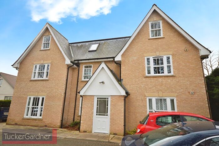 2 Bedroom Flat To Rent In Great Shelford, Cambridge, CB22