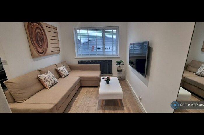 1 Bedroom Flat To Rent In Humphris Street, Warwick, CV34