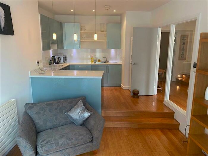 2 Bedroom Apartment To Rent In Century Buildings, Manchester, M3