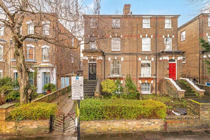 3 Bedroom Flat For Sale In Penn Road, Hillmarton Conservation Area, N7