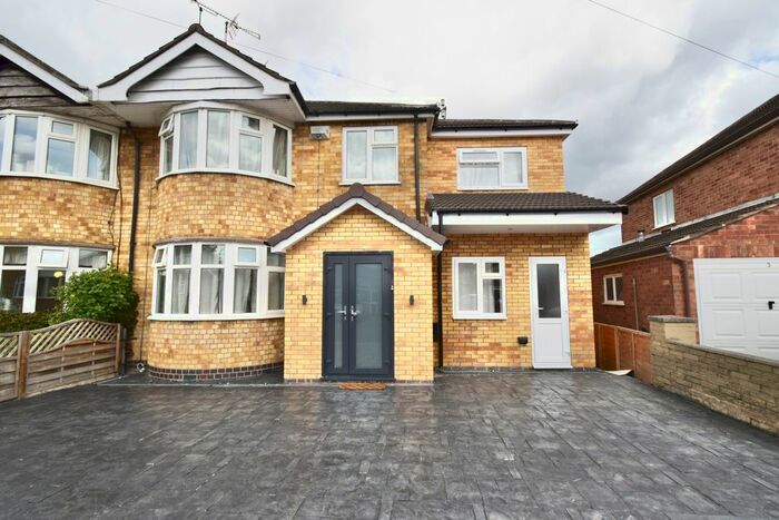 6 Bedroom Semi-Detached House To Rent In Tythorn Drive, Leicester, LE18