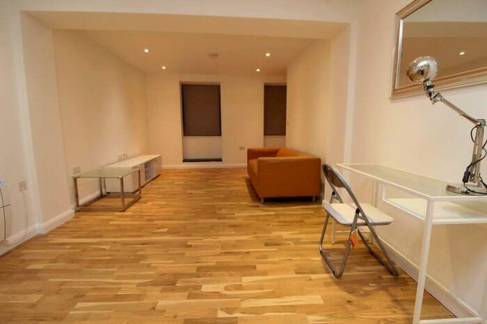 1 Bedroom Flat To Rent In Foregate Street, Chester, CH1