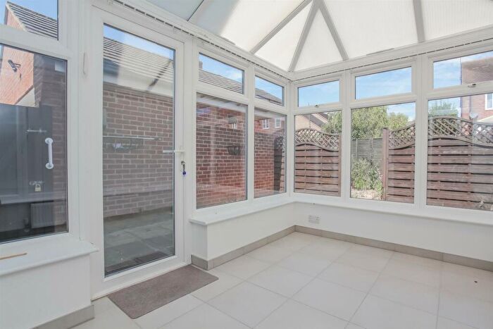 3 Bedroom End Of Terrace House For Sale In Ashmead Road, Banbury, OX16