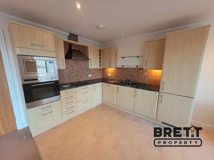 2 Bedroom Flat To Rent In Fermoy House, Charles Street, Milford Haven, SA73