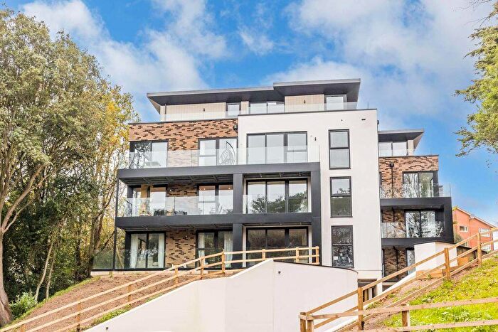 2 Bedroom Apartment For Sale In North Road, Poole, BH14