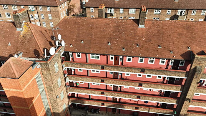 2 Bedroom Flat For Sale In Homerton Road, Hackney, London, E9