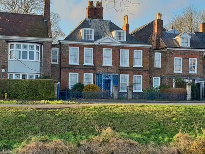 2 Bedroom Flat To Rent In London Road, PE11