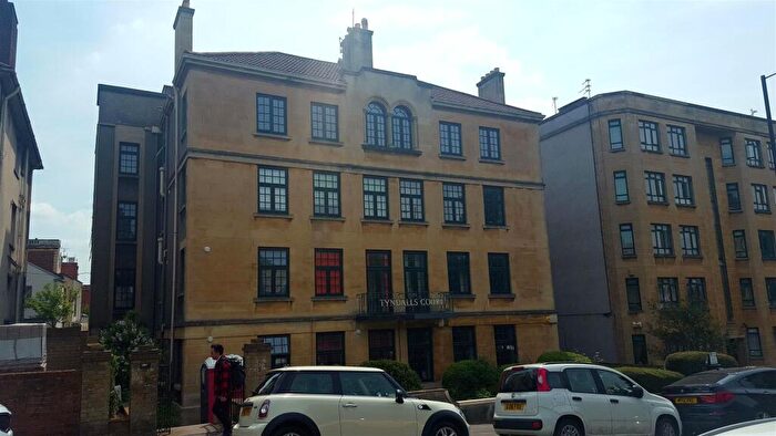 4 Bedroom Apartment To Rent In Tyndalls Park Road, Bristol, BS8