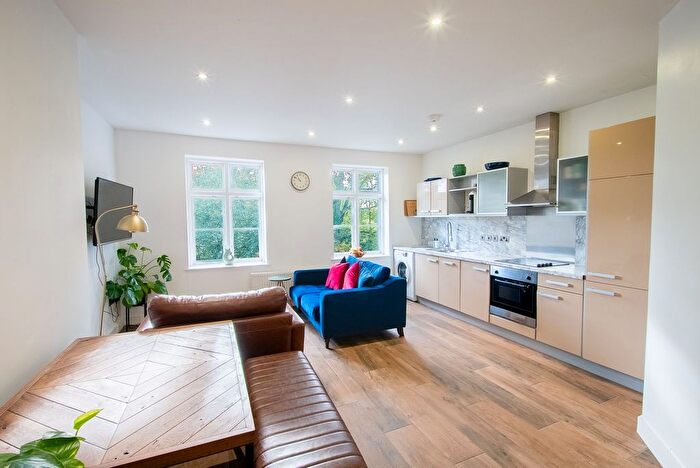 2 Bedroom Flat For Sale In Swann Lane, Cheadle Hulme, SK8