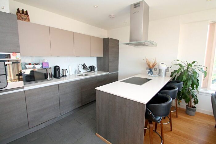 2 Bedroom Flat To Rent In Fairfield Avenue, Staines-Upon-Thames, TW18