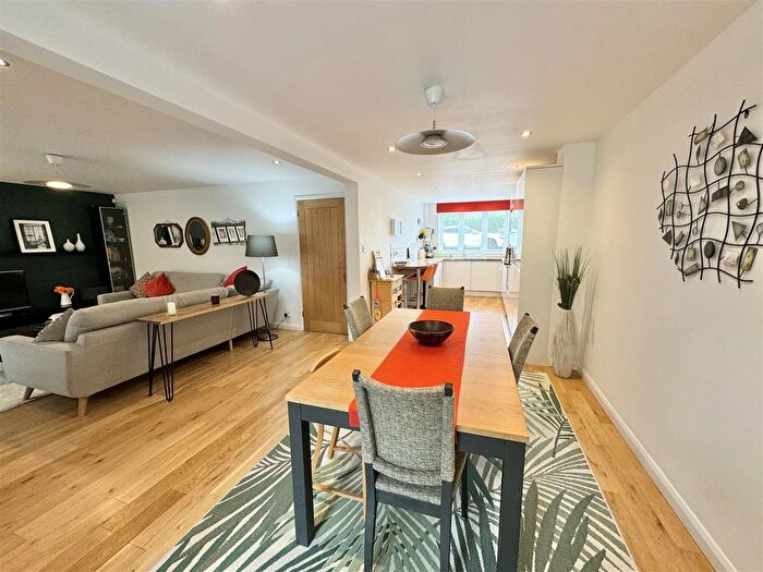 4 Bedroom Detached House For Sale In Hall Farm Crescent, Broughton Astley, Leicester, LE9