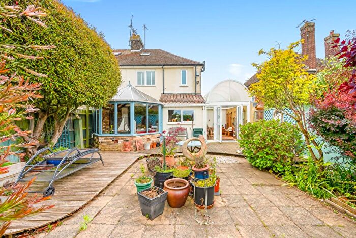 4 Bedroom Semi-Detached House For Sale In Thorpe Park Road, Peterborough, PE3
