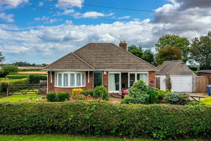 2 Bedroom Detached Bungalow For Sale In Station Road, Ottringham, Hull, HU12