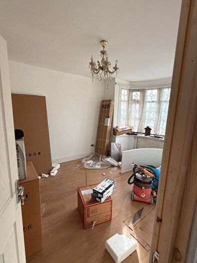 4 Bedroom Semi Detached House To Rent In Myrtle Road, East Bedfont, TW14