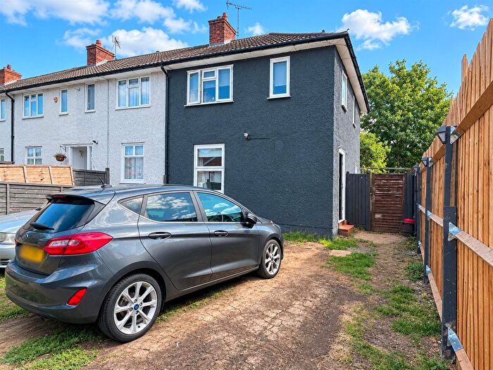 3 Bedroom End Terrace House For Sale In Banstock Road, Edgware, HA8