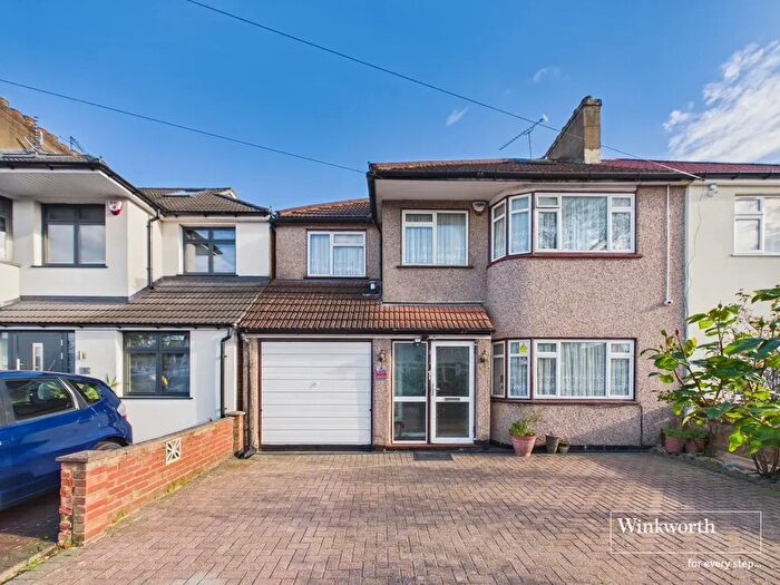 6 Bedroom Semi-Detached House To Rent In D'arcy Drive, Kenton, HA3