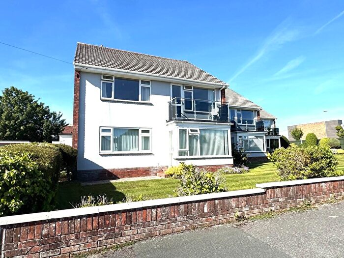 2 Bedroom Flat For Sale In Crosby Court Bouverie Close Barton On Sea New Milton, BH25