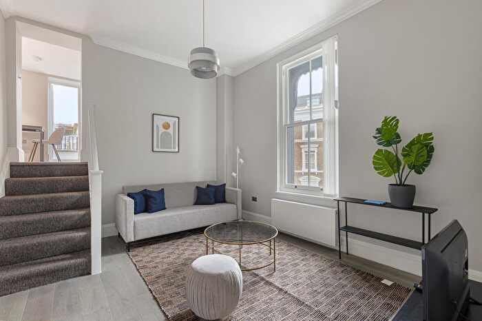 2 Bedroom Flat To Rent In Collingham Road, SW5