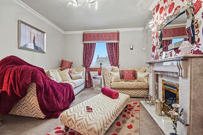 3 Bedroom Flat For Sale In Prospecthill Street, Inverclyde, Greenock, PA15