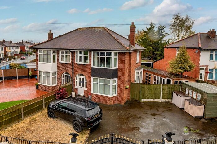 3 Bedroom Semi-Detached House For Sale In Coniston Rd, Shrewsbury, SY1