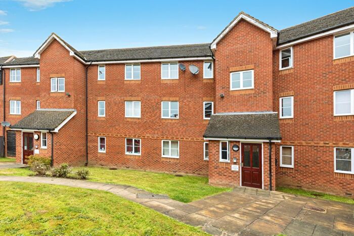 2 Bedroom Flat To Rent In Richard Hillary Close, Ashford, TN24
