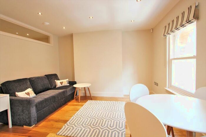 1 Bedroom Flat To Rent In Cross Street, Reading, RG1