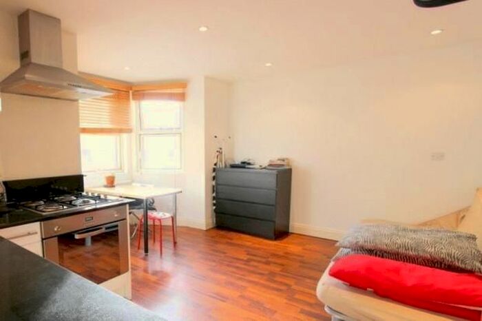 Studio To Rent In Balham High Road, Balham, SW17