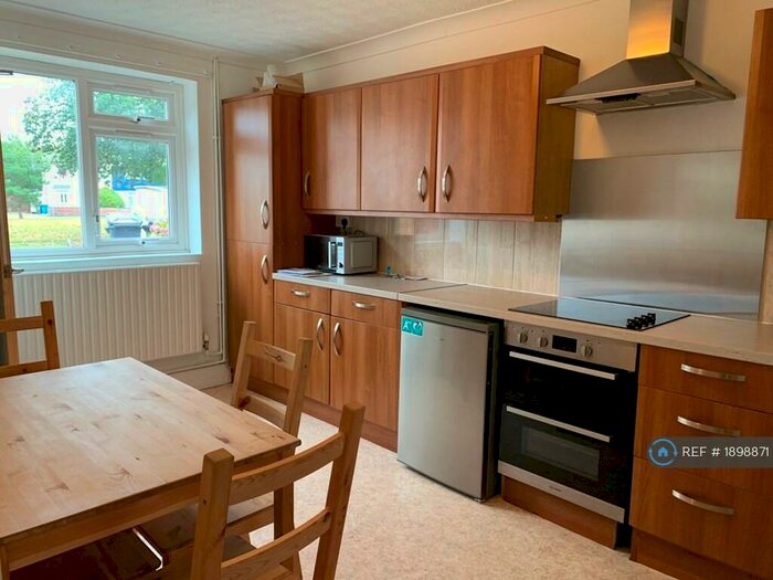 5 Bedroom Semi-Detached House To Rent In Scarnell Road, Norwich, NR5