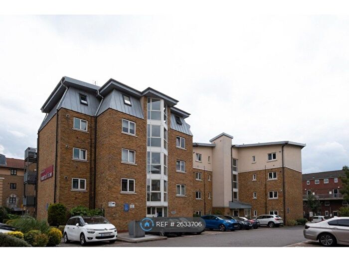 2 Bedroom Flat To Rent In Katherine Bell Tower, London, E3