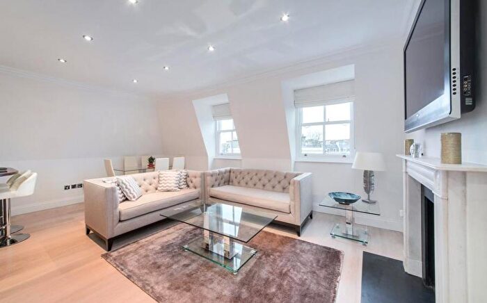 2 Bedroom Apartment To Rent In Baker Street, Marylebone, London, NW1