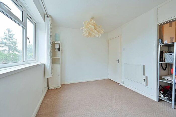 1 Bedroom Maisonette To Rent In The Larches, Bushey, WD23