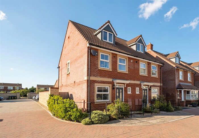 3 Bedroom Semi-Detached House For Sale In Dilton Close, Trowbridge, BA14