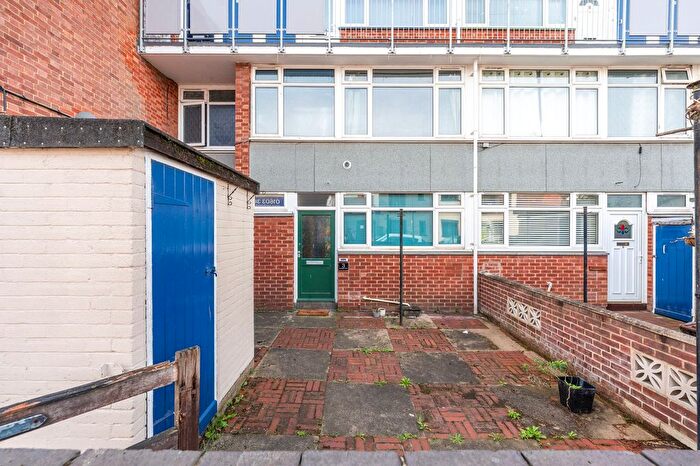 3 Bedroom Maisonette For Sale In Kensington Place, Norwich, NR1